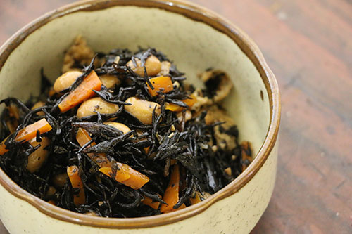 煮大豆を使ったひじきの煮物